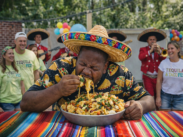 macho_nacho_eating_contest